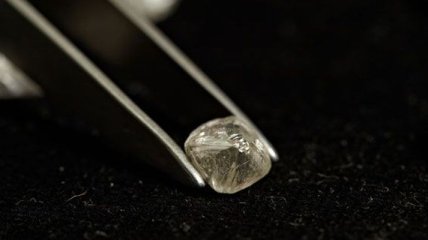 SDiX впервые в мире начнет торги алмазами с физической поставкой