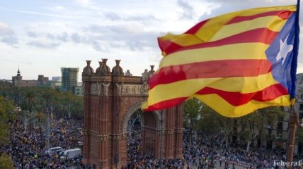 Туск призвал не провозглашать независимость Каталонии