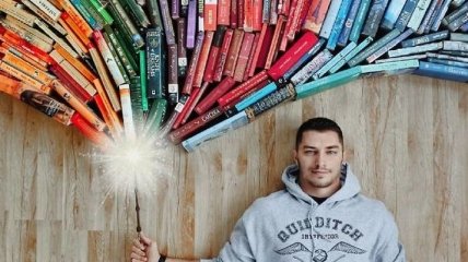 Bookstagrammer: Джеймс Тревино превращает свою библиотеку в искусство (Фото)
