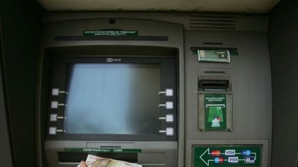 В Ривном из банкомата в магазине украли 164 тысяч грн 