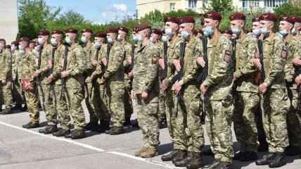 Зеленский хочет увеличить численность военных в Украине: что об этом известно