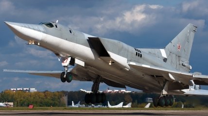 Впервые с момента вторжения РФ: российский стратегический бомбардировщик Ту-22 был уничтожен в полете (видео)