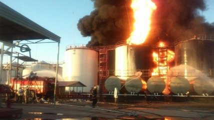 В "БРСМ-Нафта" считают пожар на нефтебазе терактом
