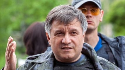 Аваков продемонстрировал изъятые у боевиков ЗРК "Стрела"