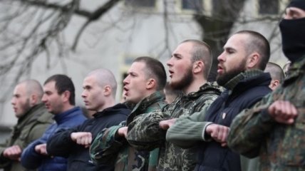 День украинского добровольца: Порошенко обратился к патриотам