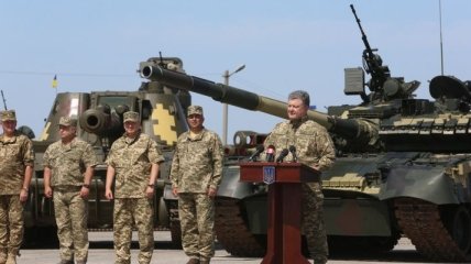 Президент Украины передал армии новую технику