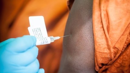 Вакцина против лихорадки Эбола показала стопроцентную эффективность