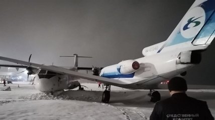 Без пилотов с включенными двигателями: в России курьезно столкнулись самолеты (фото)