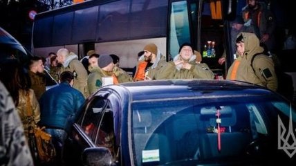 150 бойцов полка "Азов" вернулись в Киев 