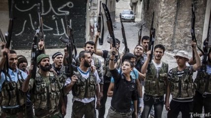 Сирийские войска ведут бои с мятежниками на подступах к Дамаску