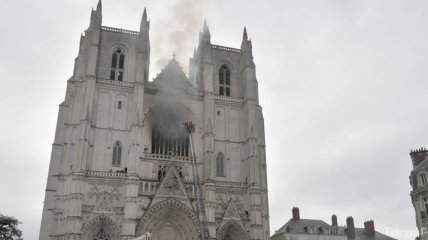 Пожар в соборе во Франции: пожар полностью потушили