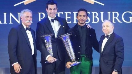 Хэмилтон официально награжден титулом чемпиона мира по автоспорту