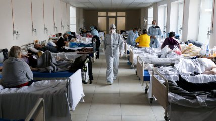 Почти 15 тыс. заболевших в день - такова статистика в Украине этой осенью