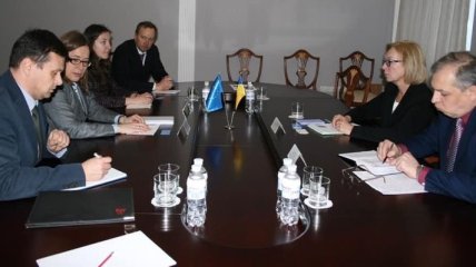 Денисова провела встречу с замглавой миссии ЕС в Украине