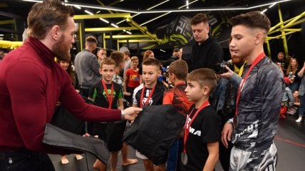 Макгрегор посетил киевский турнир по MMA среди детей