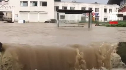 Очередное наводнение в Крыму: уже двое погибших, 4 тысячи пострадавших (видео)