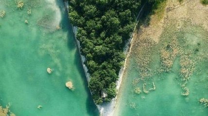Проблема серйозніша, ніж здається: стрімко висихаюче водосховище в Криму показали на фото з повітря
