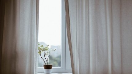 Как погладить шторы без утюга