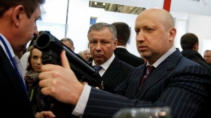 Турчинов пообещал террористам "адекватный ответ"