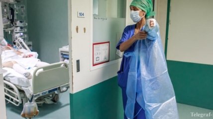 Во Франции за сутки умерли более 350 человек с коронавирусом