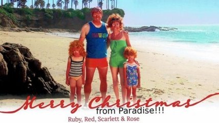 Эта семейка прославилась благодаря своим сумасшедшим рождественским открытками (Фото) 