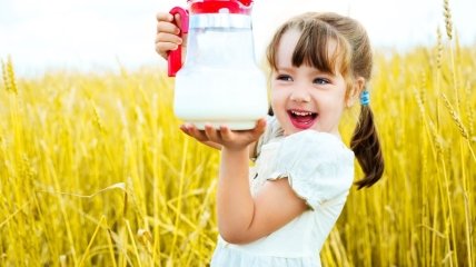 Обезжиренное молоко полнит детей