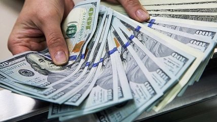 Доллар с евро подешевели: курс валют в Украине на 15 марта