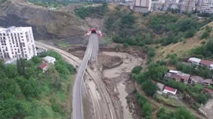 Появилось видео наводнения в Тбилиси с высоты птичьего полета 