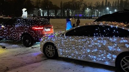В Харькове из машин выстроили рекордную елку с нарушениями правил карантина (видео)