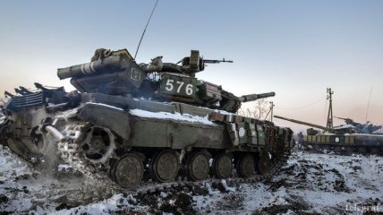 На Донбассе военные подбили 2 танка боевиков