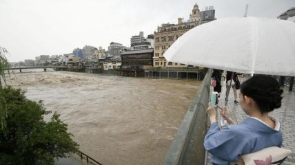 На Японию обрушился циклон: объявлена массовая эвакуация