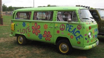 Volkswagen остановил производство легендарных hippie-mobile