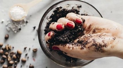 Скраби з меленої кави: прості рецепти для краси вашого тіла