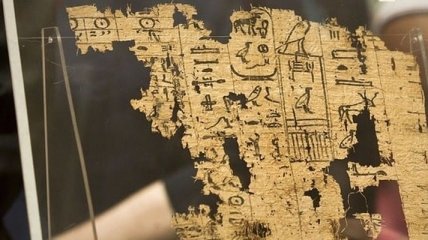 В египетском музее выставили дневники строителей пирамид