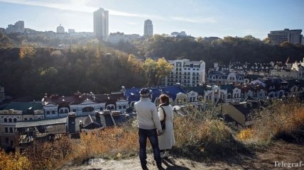 Отопление, перевод часов и "длинные" выходные: чего ожидать украинцам в октябре 