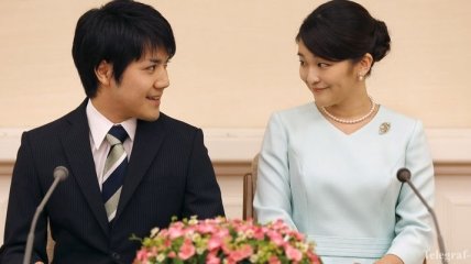 Японская принцесса отказалась от королевского титула ради брака с "простолюдином"