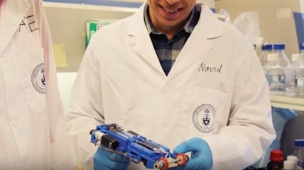 Альтернатива трансплантации: новый принтер напечатает кожу из биочернил (Видео)