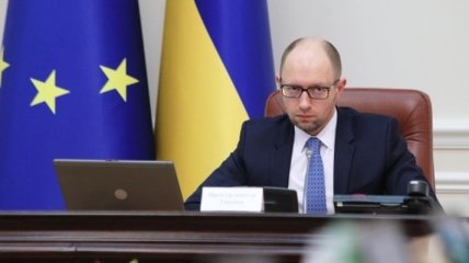 Яценюк: В бюджете страны достаточно денег для начала проекта "Стена"