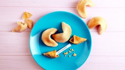 Печиво з пророкуванням готується легко і їсться швидко