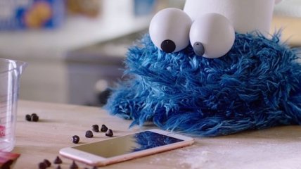Apple показала, как проходили съемки рекламы с Печеньковым монстром (Видео)