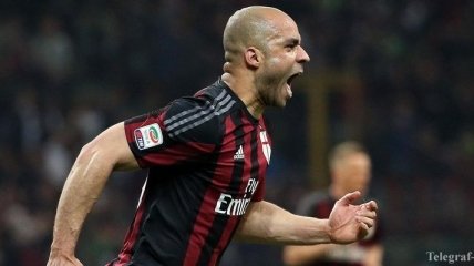 Игрок "Милана" объявил о завершении карьеры