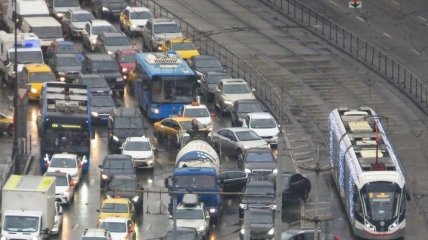 Київ щодня потерпає від шаленого трафіку та заторів