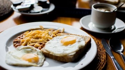 Яичница на завтрак: 5 причин есть ее каждое утро