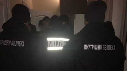 В Запорожье задержали полицейских, которые грабили людей (Видео) 