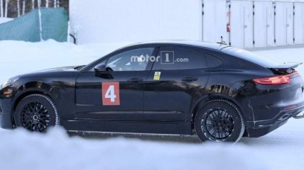 Новую модель Porsche видели на тестах