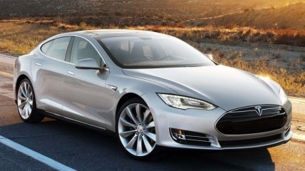 Поставки автомобилей Tesla составили 50%