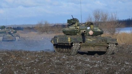 Захватывающие кадры: военные показали экзамен танкистов в АТО (Видео)