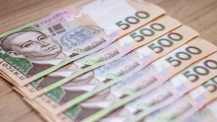 Доллар и евро подросли более, чем на 10 копеек: курс валют в Украине 23 июня 