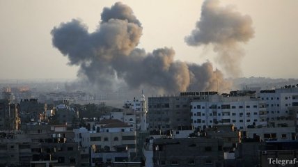 В секторе Газа израильская авиация разбомбила дом лидера боевиков