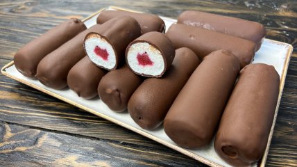 Глазированные сырки с клубникой